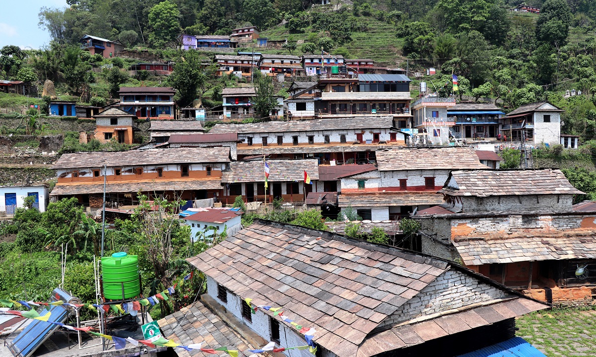 ढुङ्गे घर 